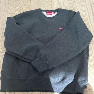 Authentic supreme sweatshirt size men’s small